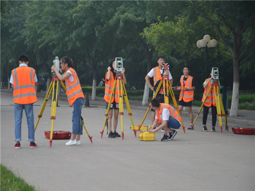 “南方測繪杯”測繪技能比武大賽順利進(jìn)行 “南方測繪杯”測繪技能比武大賽順利進(jìn)行